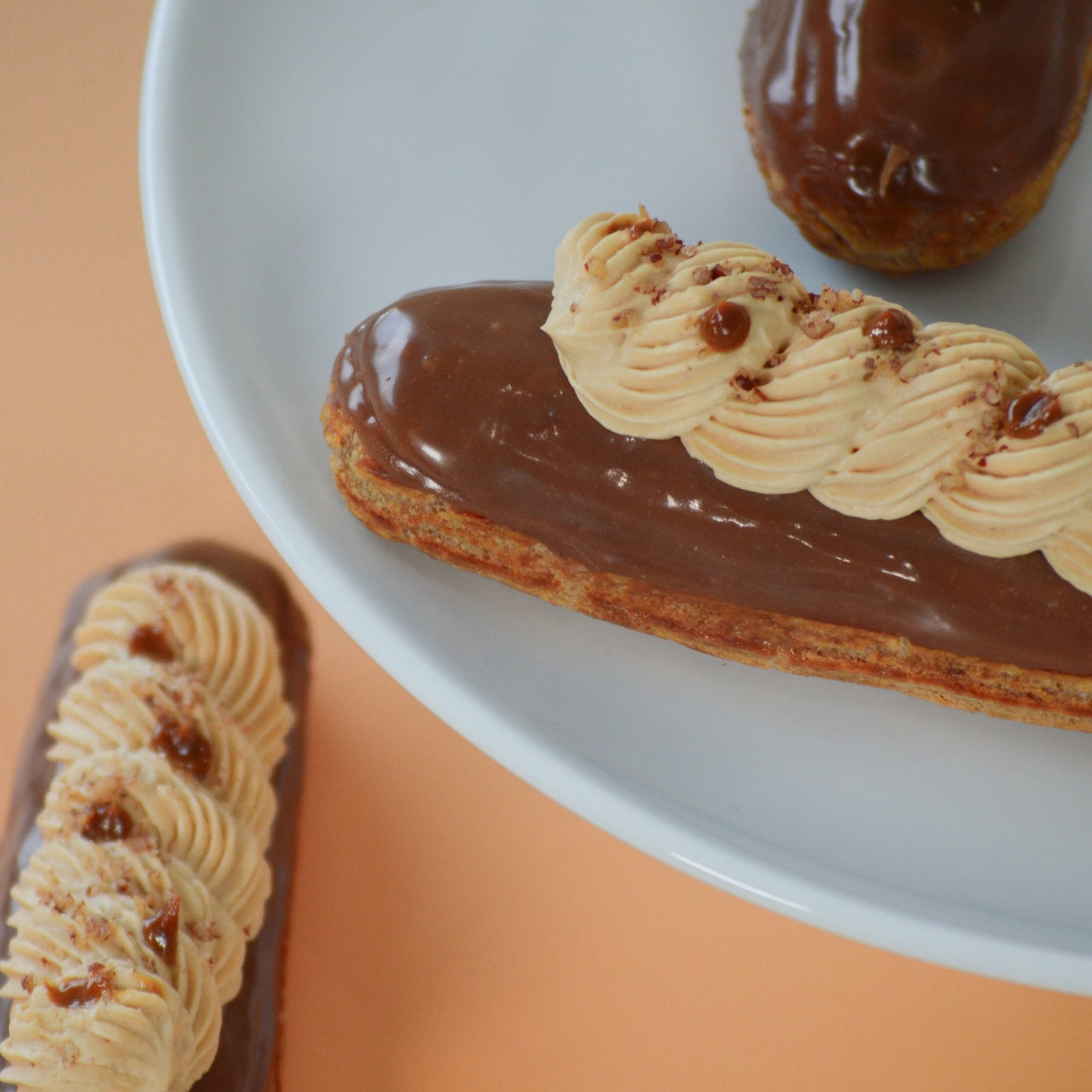 Éclair de Gloria de Linares y chocolate gold